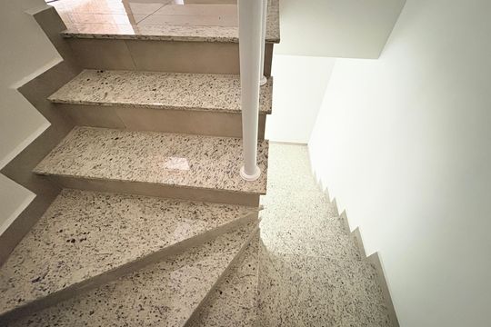 Escada de casa à venda com 2 quartos, 135m² em Vila Palmeiras, São Paulo