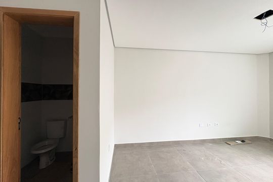 Sala de casa à venda com 2 quartos, 135m² em Vila Palmeiras, São Paulo