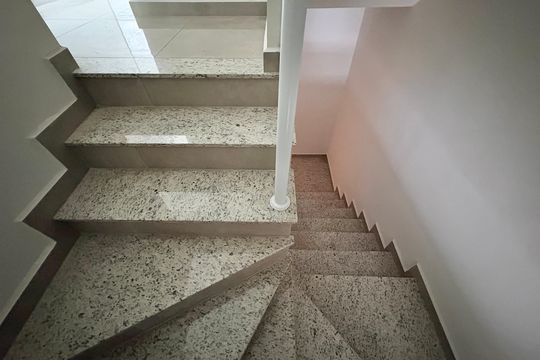 Escada de casa à venda com 2 quartos, 135m² em Vila Palmeiras, São Paulo