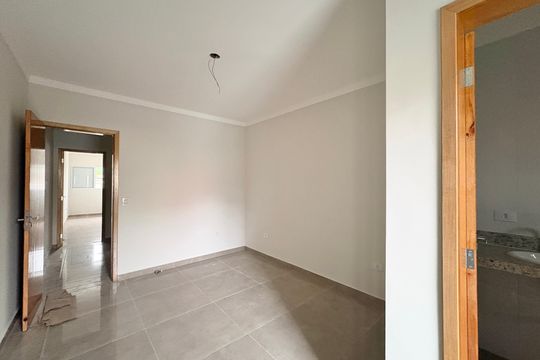 Suíte 2 de casa à venda com 2 quartos, 135m² em Vila Pereira Cerca, São Paulo