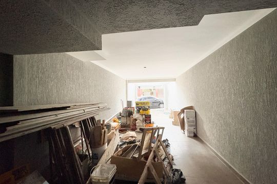 Garagem de casa à venda com 2 quartos, 135m² em Vila Pereira Cerca, São Paulo