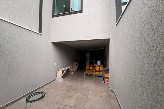 Garagem de casa à venda com 2 quartos, 135m² em Vila Pereira Cerca, São Paulo