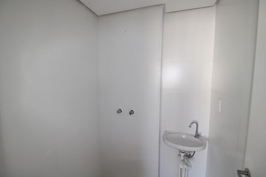 Banheiro de apartamento à venda com 2 quartos, 37m² em Parada Inglesa, São Paulo
