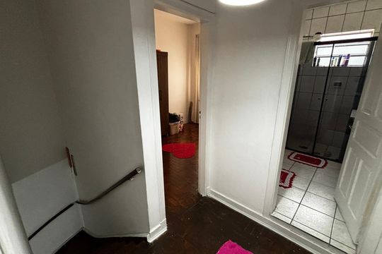 Corredor de casa à venda com 2 quartos, 70m² em Vila Homero Thon, Santo André