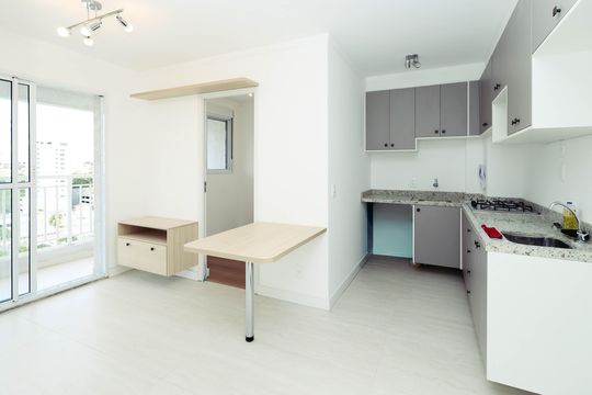 Sala e Cozinha de apartamento à venda com 2 quartos, 40m² em Vila Mariana, São Paulo