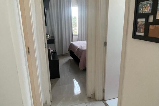 Corredor de apartamento para alugar com 2 quartos, 55m² em Jardim Primavera, Duque de Caxias