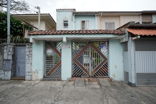 Fachada de casa à venda com 3 quartos, 152m² em Vila Mariana, São Paulo