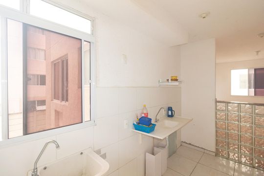 Cozinha e Área de Serviço de apartamento para alugar com 2 quartos, 42m² em Santa Cruz, Rio de Janeiro