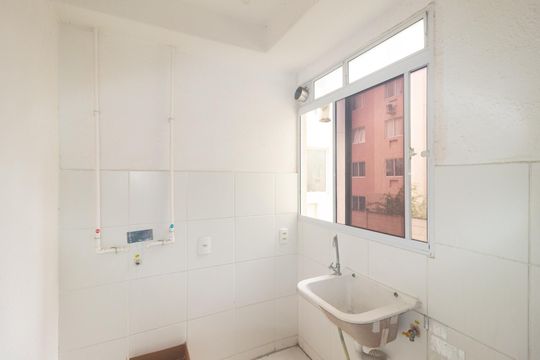 Cozinha e Área de Serviço de apartamento para alugar com 2 quartos, 42m² em Santa Cruz, Rio de Janeiro