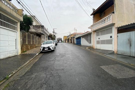 Vista da Rua de casa à venda com 2 quartos, 60m² em Vila Ede, São Paulo