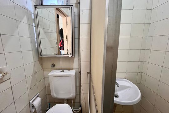 Banheiro de serviço de apartamento para alugar com 5 quartos, 750m² em Lagoa, Rio de Janeiro