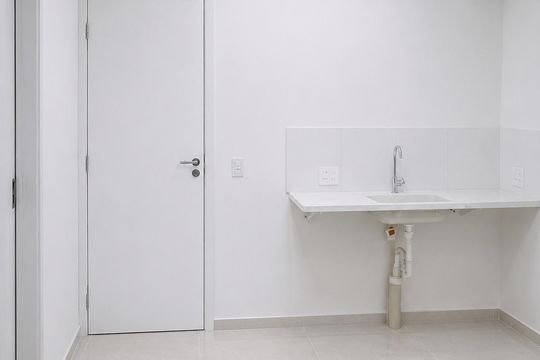 Cozinha de apartamento para alugar com 2 quartos, 32m² em Jardim Caravelas, São Paulo
