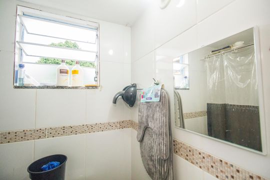 Banheiro de casa à venda com 2 quartos, 20m² em Realengo, Rio de Janeiro