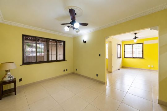 Sala de casa para alugar com 3 quartos, 221m² em Macuco, Santos