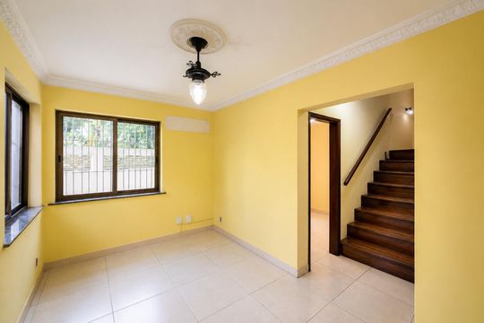 Casa para alugar com 3 quartos, 221m² em Macuco, Santos