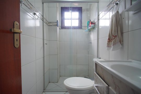 Banheiro de apartamento para alugar com 2 quartos, 67m² em Scharlau, São Leopoldo