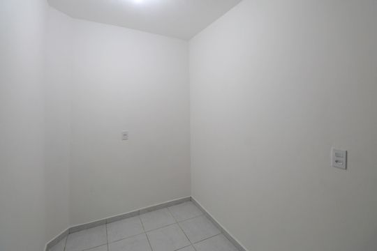 Sala de apartamento para alugar com 2 quartos, 40m² em Conjunto Habitacional Jova Rural, São Paulo