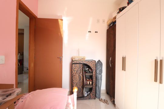 Quarto 2 de apartamento para alugar com 2 quartos, 49m² em Dona Zulmira, Uberlândia