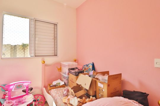 Quarto 2 de apartamento para alugar com 2 quartos, 49m² em Dona Zulmira, Uberlândia