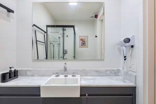 Banheiro de kitnet/studio à venda com 1 quarto, 21m² em Paraíso, São Paulo