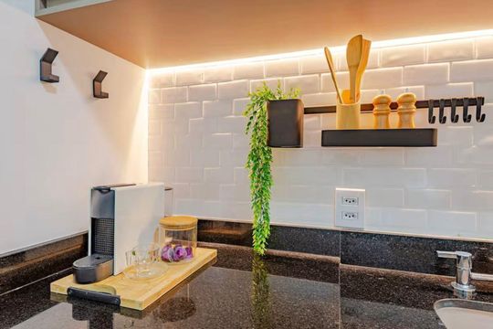 Cozinha de kitnet/studio à venda com 1 quarto, 21m² em Paraíso, São Paulo