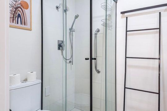 Banheiro de kitnet/studio à venda com 1 quarto, 21m² em Paraíso, São Paulo
