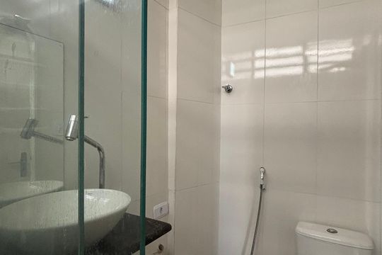 Banheiro de apartamento para alugar com 1 quarto, 20m² em Copacabana, Rio de Janeiro