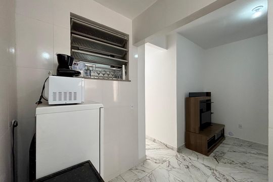 Cozinha/área de serviço de apartamento à venda com 1 quarto, 45m² em Copacabana, Rio de Janeiro