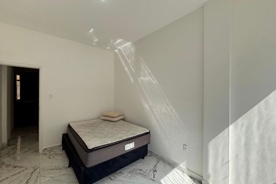 Quarto de apartamento à venda com 1 quarto, 45m² em Copacabana, Rio de Janeiro
