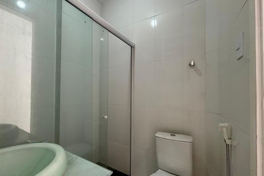 Banheiro social de apartamento à venda com 1 quarto, 45m² em Copacabana, Rio de Janeiro