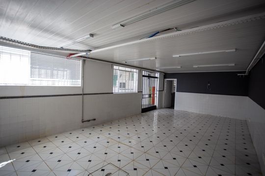 Casa para alugar com 6 quartos, 600m² em São Lourenço, Curitiba