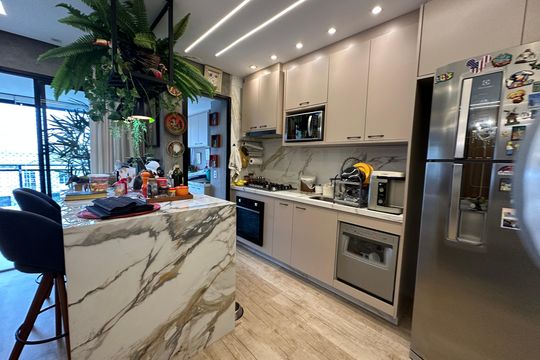 Cozinha de apartamento à venda com 2 quartos, 87m² em Tamboré, Barueri