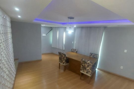 Casa à venda com 2 quartos, 75m² em Taquara, Rio de Janeiro