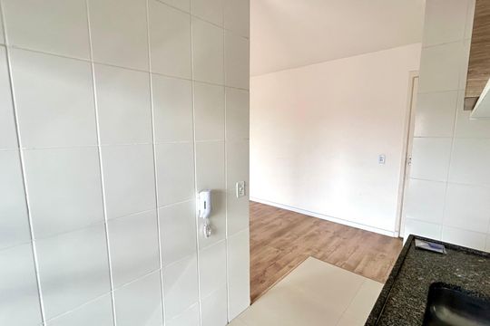 Cozinha de apartamento à venda com 2 quartos, 48m² em Jardim Vila Galvao, Guarulhos