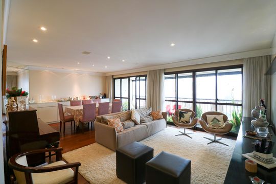 Apartamento para alugar com 4 quartos, 178m² em Campo Belo, São Paulo
