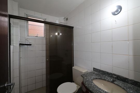 Banheiro de apartamento para alugar com 2 quartos, 62m² em Centro, Diadema
