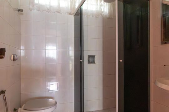 Banheiro  de casa à venda com 4 quartos, 178m² em Nova Campinas, Campinas