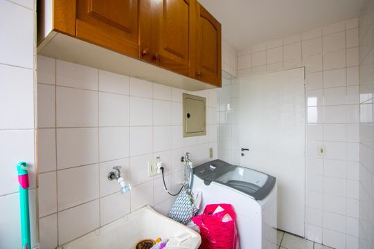 Área de serviço de apartamento à venda com 2 quartos, 68m² em Vila Vilma, Santo André