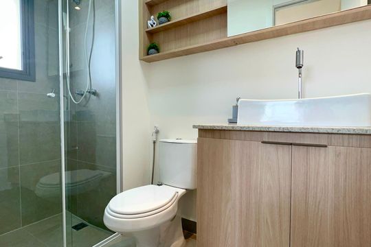 Banheiro da Suíte de kitnet/studio à venda com 1 quarto, 26m² em Pinheiros, São Paulo