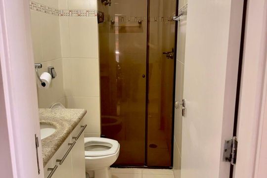 Banheiro de apartamento para alugar com 3 quartos, 110m² em Alphaville Industrial, Barueri