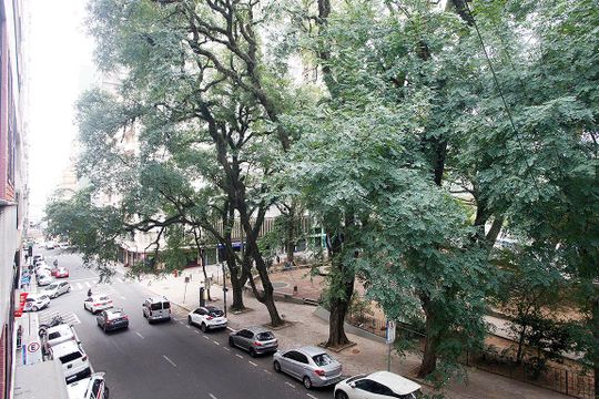 Quarto 1 Vista Varanda de apartamento à venda com 2 quartos, 73m² em Centro Histórico, Porto Alegre