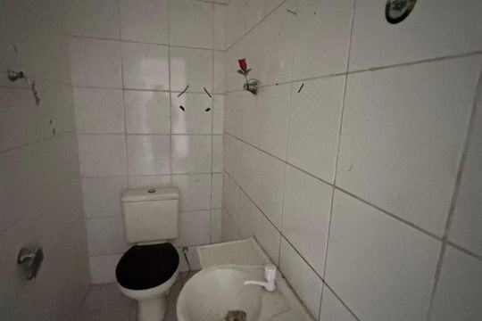 Banheiro de casa para alugar com 2 quartos, 74m² em Centro, São Vicente