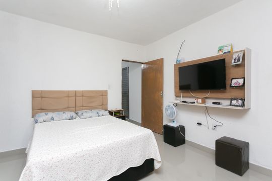 Casa à venda com 1 quarto, 150m² em Limoeiro, São Paulo