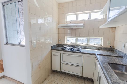Cozinha de apartamento à venda com 4 quartos, 160m² em Sagrada Família, Belo Horizonte