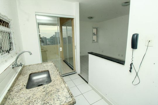 Cozinha de apartamento à venda com 2 quartos, 55m² em Vila Eldizia, Santo André