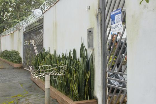 Fachada de casa para alugar com 5 quartos, 600m² em Interlagos, São Paulo