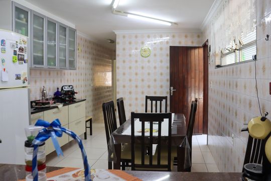 Cozinha de casa à venda com 4 quartos, 226m² em Jardim Pilar, Santo André