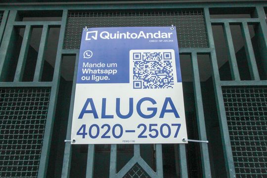 Placa instalada em 09/05/2026 com o código FEWQ-1182 de casa para alugar com 3 quartos, 120m² em Vila Santa Teresa, Santo André