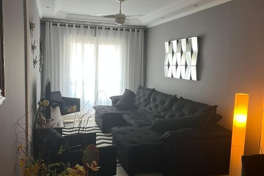 Sala de apartamento para alugar com 3 quartos, 90m² em Jardim Luciana, Praia Grande