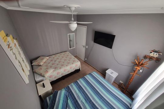 Quarto de apartamento para alugar com 3 quartos, 90m² em Jardim Luciana, Praia Grande